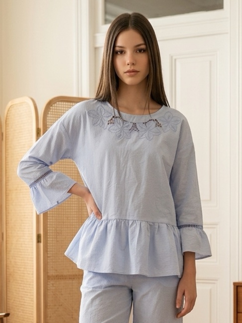 Nwt Doe & Rae Women’s Blue Micro Stripe Floral Cut Out Bell Sleeve - Size Smalll